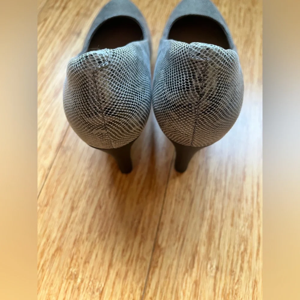 New Clarks Womens Artisan Ortho Cushion Pump 3'' Heel Faux Snake Skin Gray 7.5